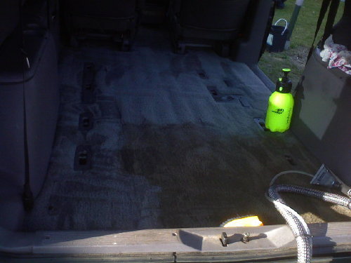 sprzatanie samochodu